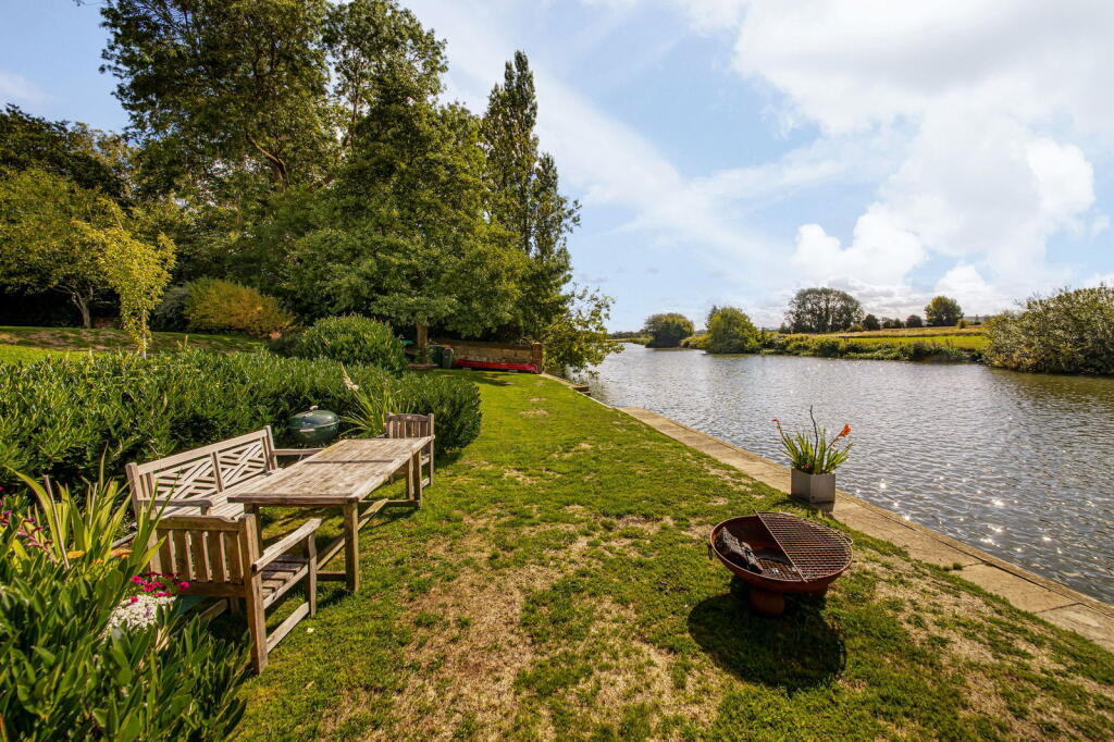 Main image of property: Riverside House, Burcot, OX14