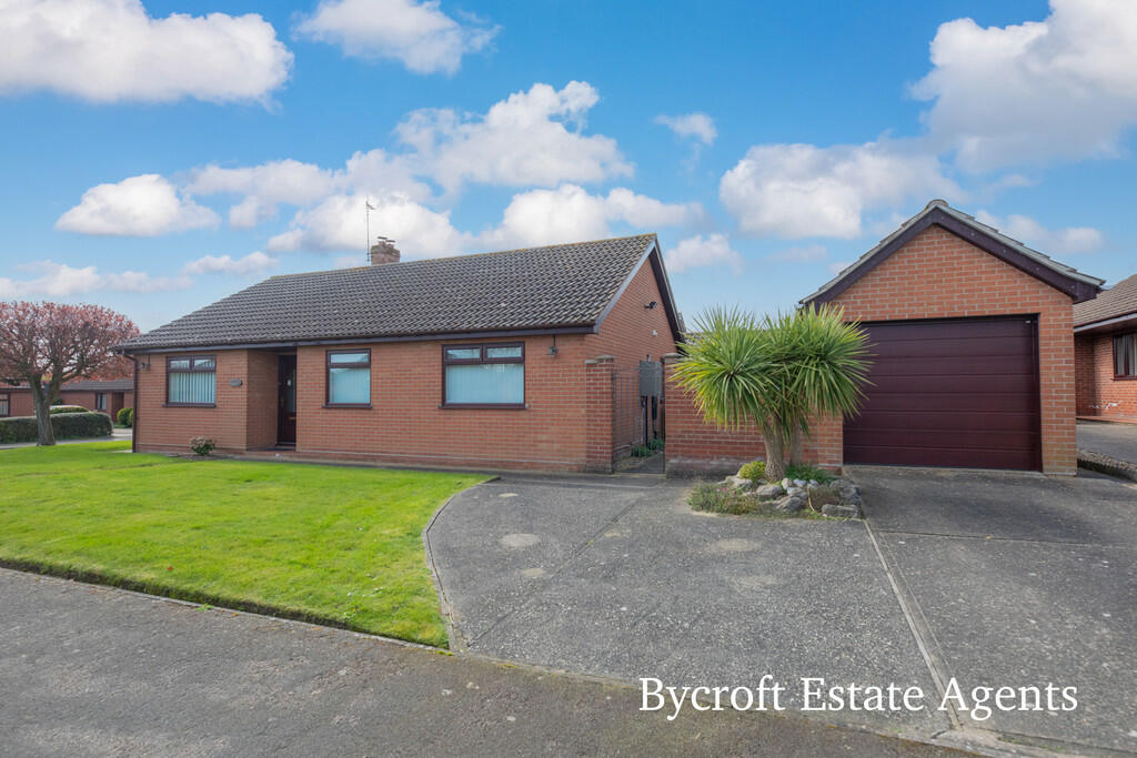 3 bedroom detached bungalow for sale in The Thoroughfare, Potter