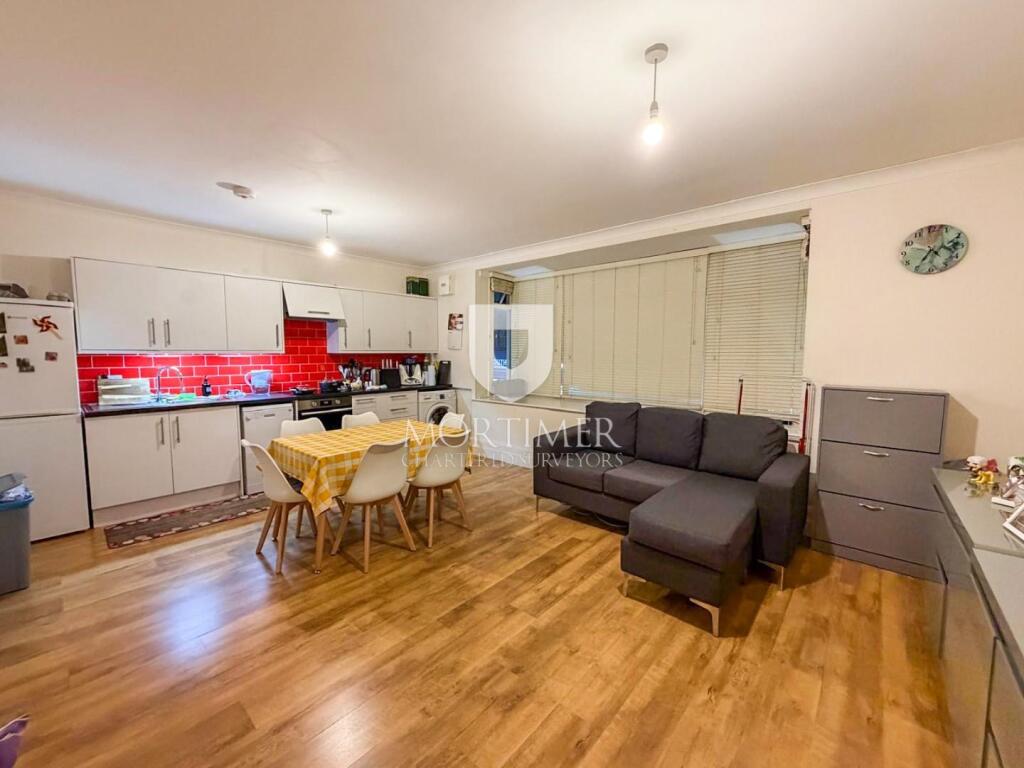 Main image of property: Chase Side, London, N14