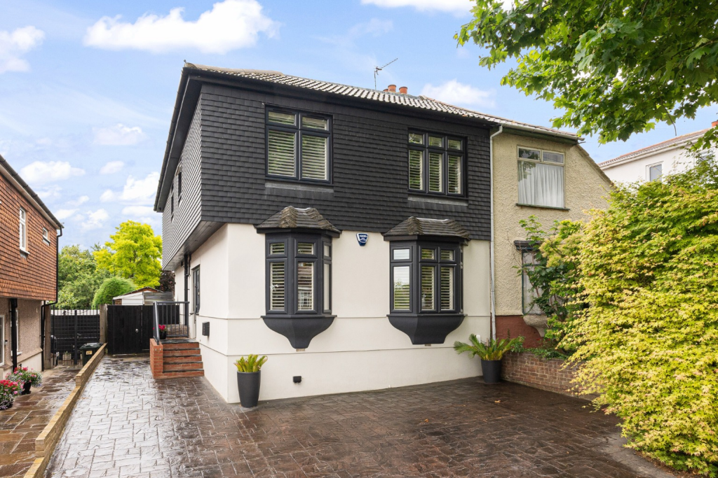 Main image of property: Raeburn Avenue, Dartford, Kent, DA1