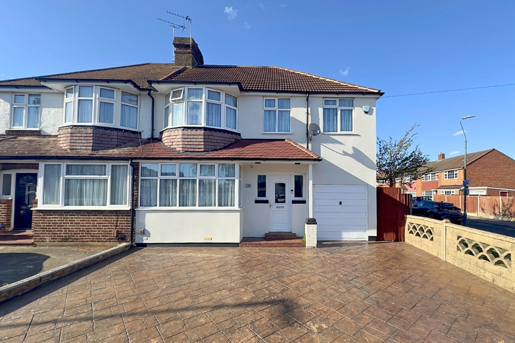 Main image of property: Mayplace Road East, Bexleyheath, DA7