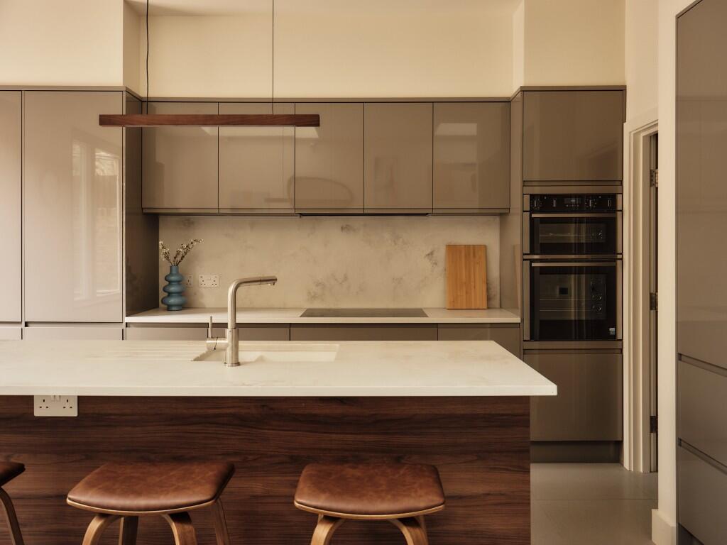 Main image of property: Forthbridge Road, London, SW11