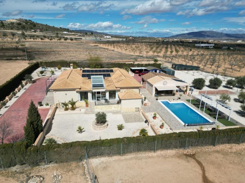 Main image of property: Pinoso,Alicante