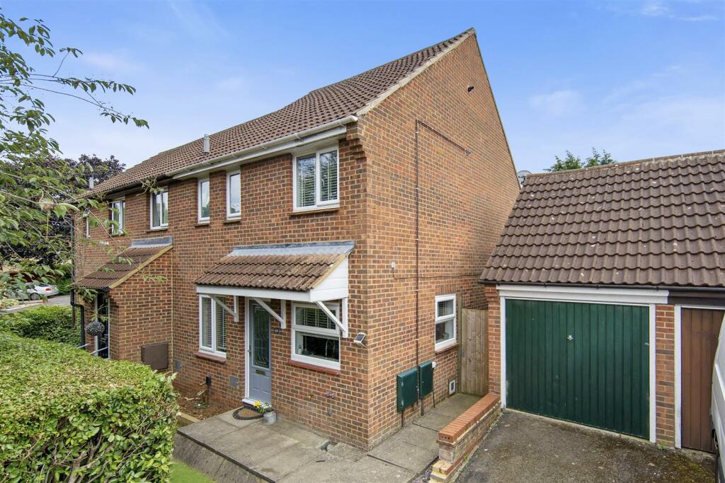3 bedroom house for sale in Milecastle, Bancroft, Milton Keynes, MK13