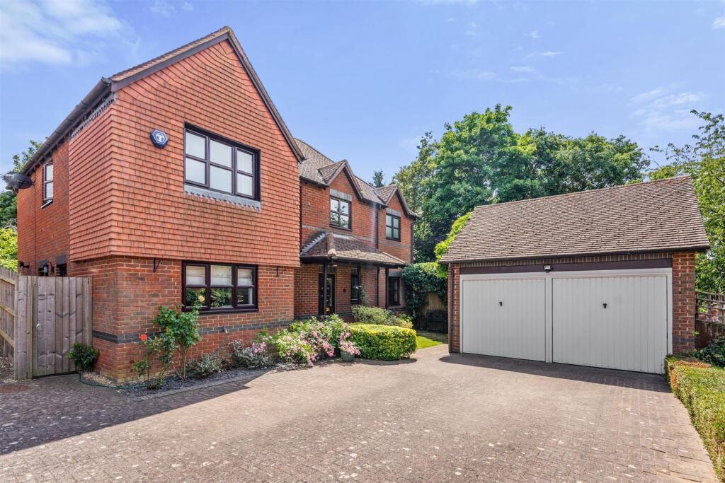 Main image of property: Ebbsgrove, Loughton, Milton Keynes
