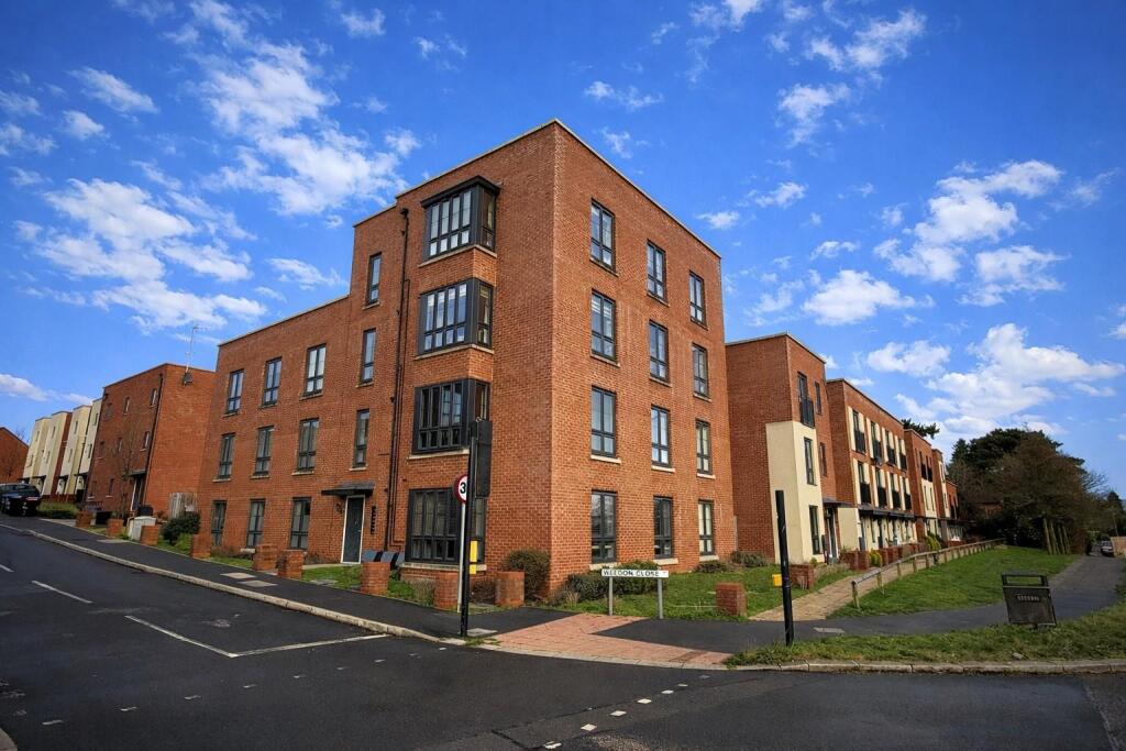 Main image of property: Weedon Close, NN5