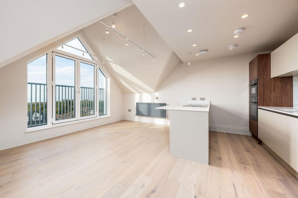 Main image of property: 93 Seabrook Road, Hythe, CT21 5QP