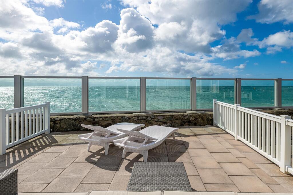 Main image of property: Seafront Lodge Nr Abersoch