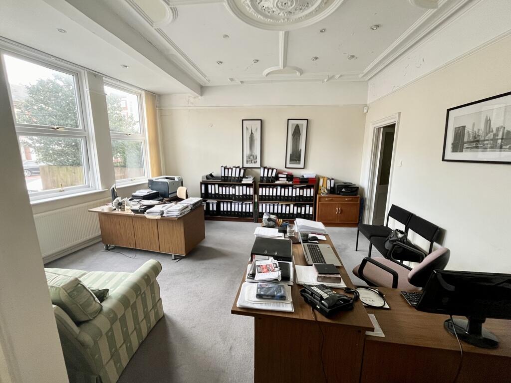 Main image of property: 275 London Road, Portsmouth, Hampshire, PO2 9HE