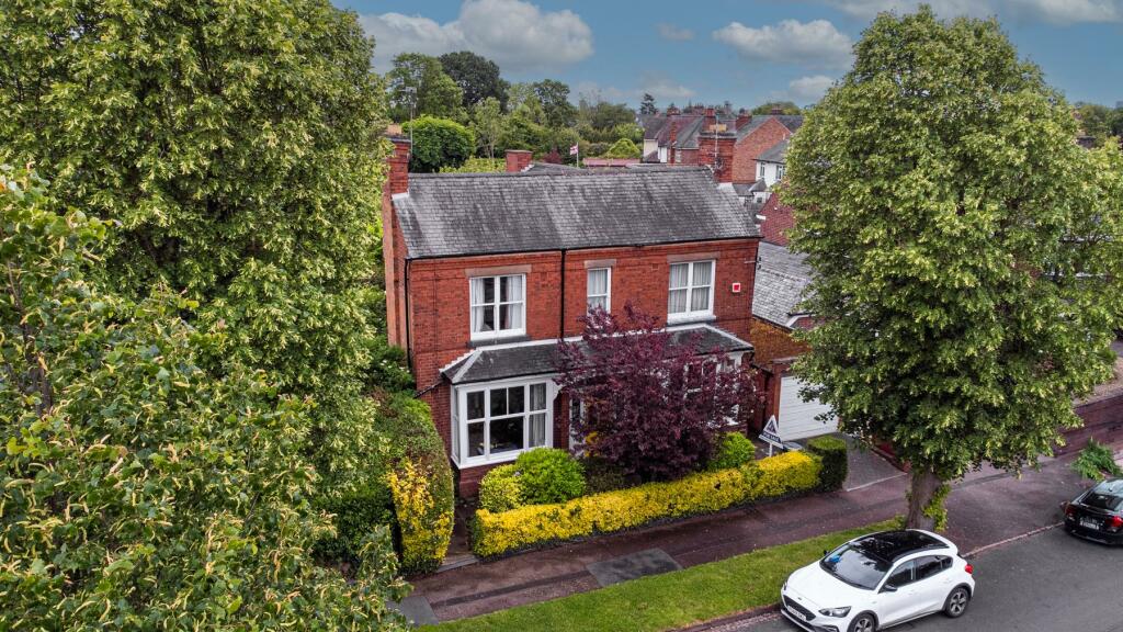 4 bedroom detached house for sale in Letchworth Road, Western Park, Leicester, LE3