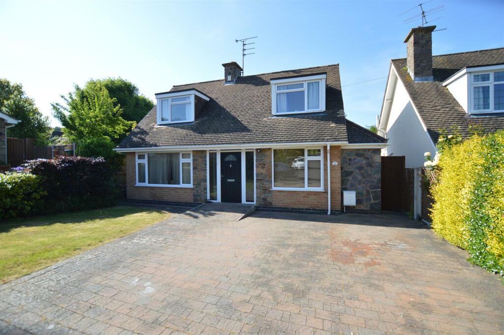 4 bedroom detached house for sale in Perry Close, Woodhouse Eaves