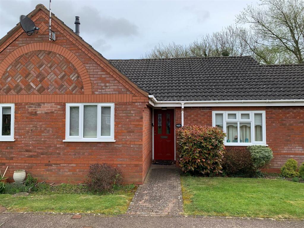 2 bedroom bungalow for sale in Sutton Close, Quorn, Loughborough, LE12