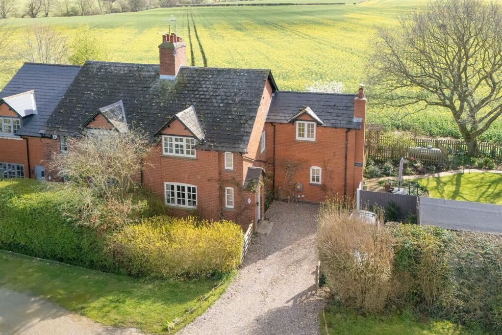 3 bedroom semidetached house for sale in Sutton Lane, Dingley, LE16