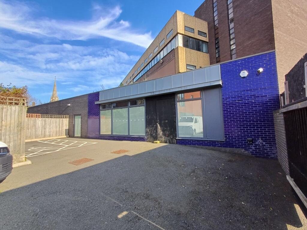 Main image of property: 25 Watsons Road, Wood Green, London, N22