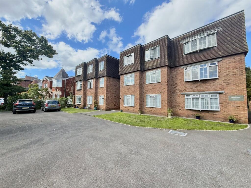 Main image of property: York Road, Birkdale, Merseyside, Southport, PR8