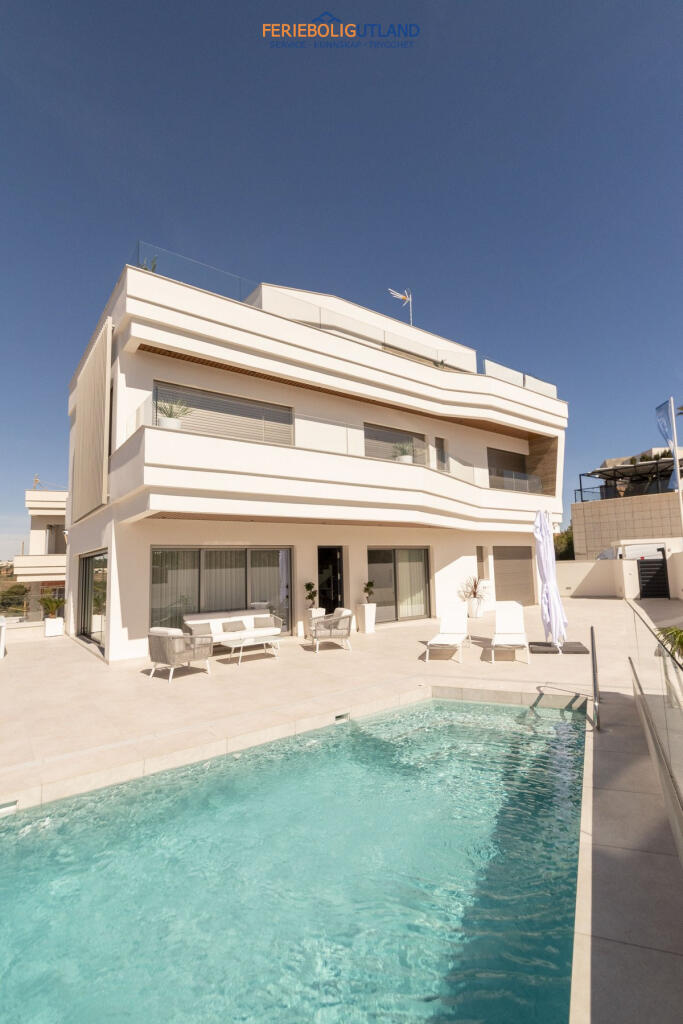 Main image of property: Valencia, Alicante, Campoamor