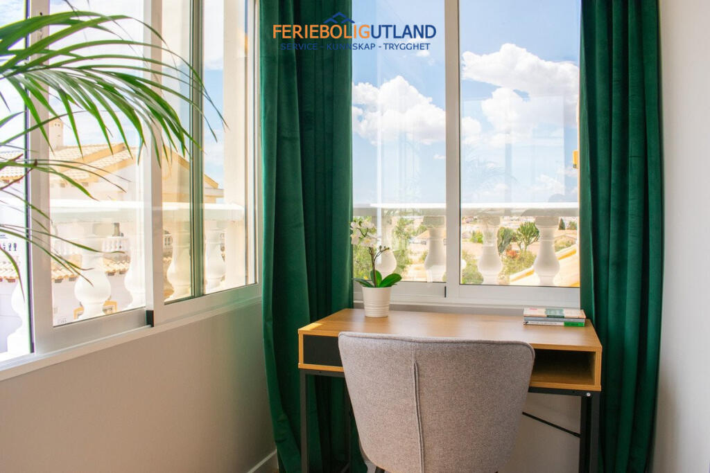 Main image of property: Valencia, Alicante, Punta Prima