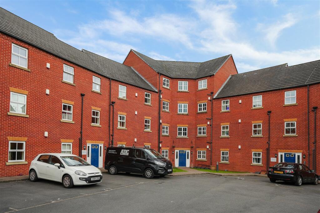 Main image of property: Spindle Court, Mansfield, NG19 6PW