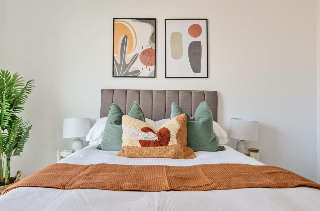 Main image of property: 1 bed, 3rd floor, Pearl, Zircon Court in Ark Soane
