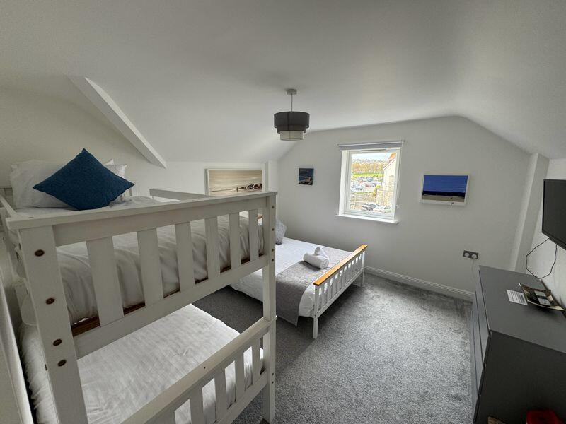 Additional property image - PRIME PENTHOUSE APARTMENT 5 MINS TO BEACH & TOWN WITH PARKING