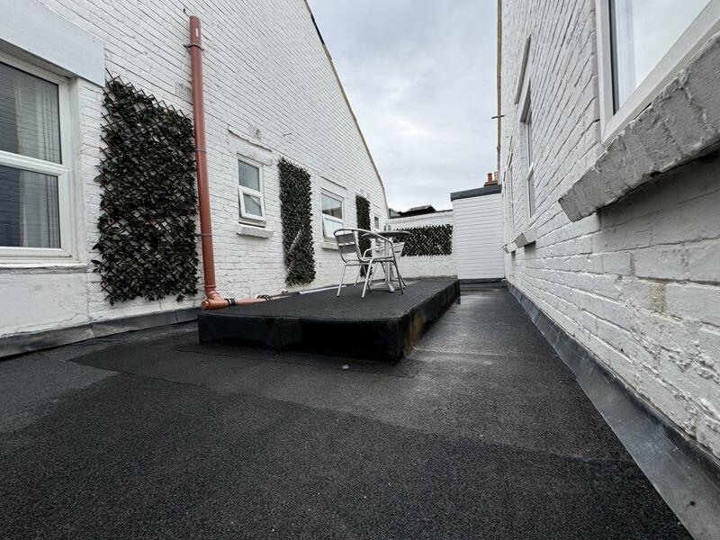 Additional property image - Sandbanks Peninsula - TWO 3&4 BEDROOM APARTMENTS OVER FREEHOLD COMMERCIAL