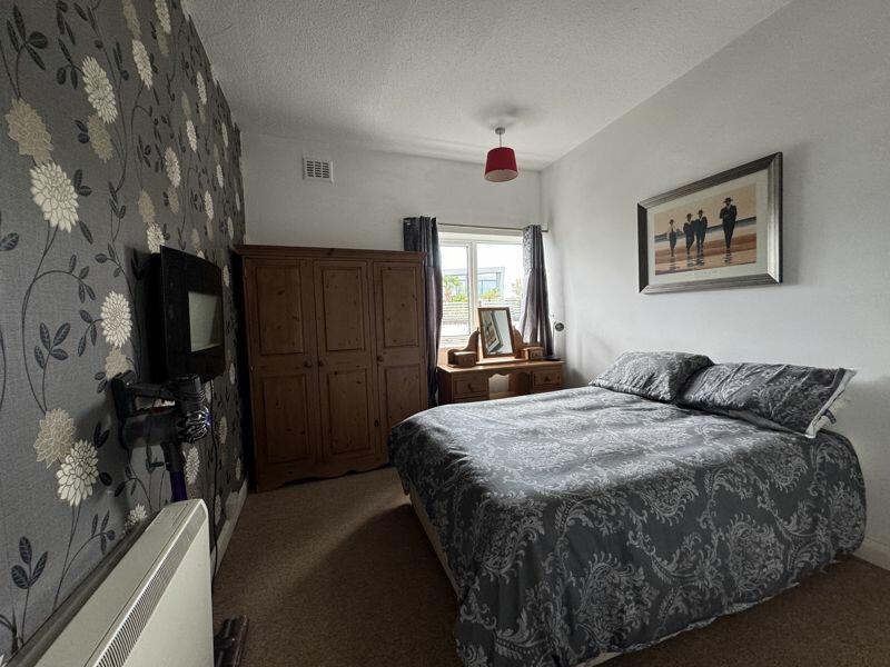 Additional property image - Sandbanks Peninsula - TWO 3&4 BEDROOM APARTMENTS OVER FREEHOLD COMMERCIAL