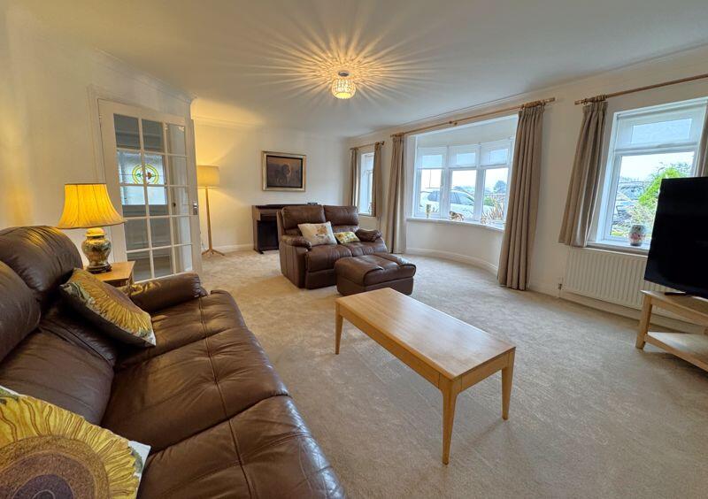 Additional property image - CAULDRON BARN ROAD - IMMACULATE 3 BEDROOM DETACHED HOME