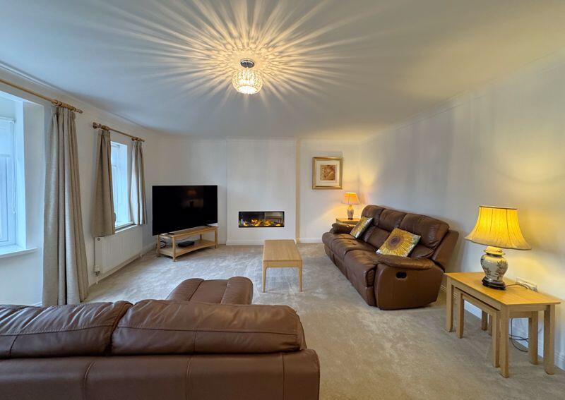 Additional property image - CAULDRON BARN ROAD - IMMACULATE 3 BEDROOM DETACHED HOME