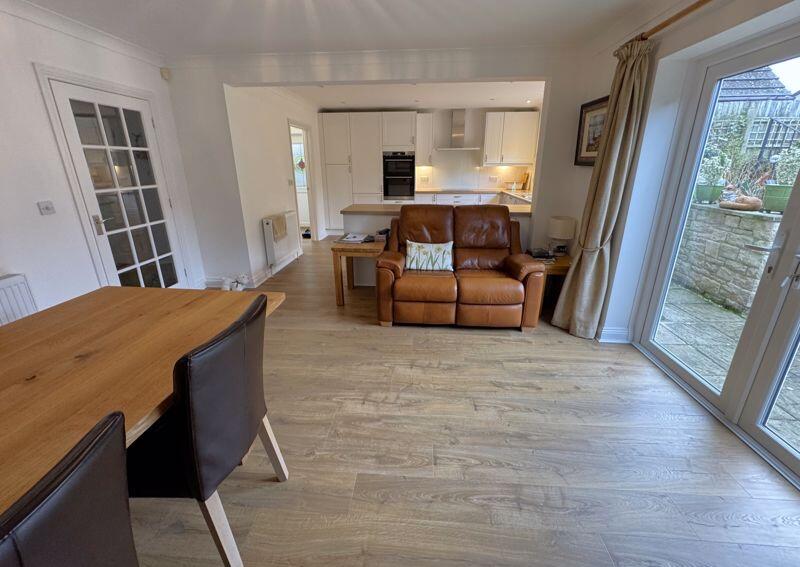 Additional property image - CAULDRON BARN ROAD - IMMACULATE 3 BEDROOM DETACHED HOME