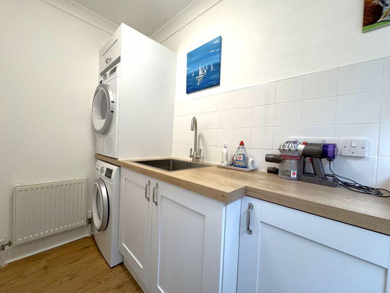 Additional property image - CAULDRON BARN ROAD - IMMACULATE 3 BEDROOM DETACHED HOME