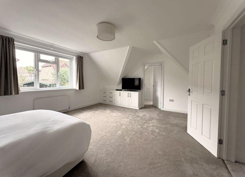 Additional property image - CAULDRON BARN ROAD - IMMACULATE 3 BEDROOM DETACHED HOME