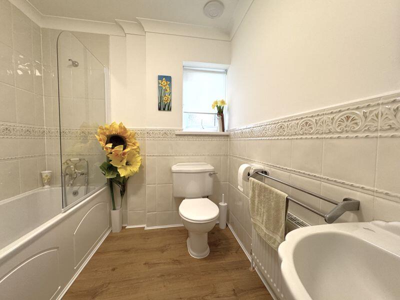Additional property image - CAULDRON BARN ROAD - IMMACULATE 3 BEDROOM DETACHED HOME
