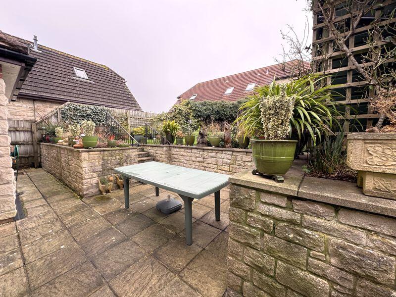 Additional property image - CAULDRON BARN ROAD - IMMACULATE 3 BEDROOM DETACHED HOME