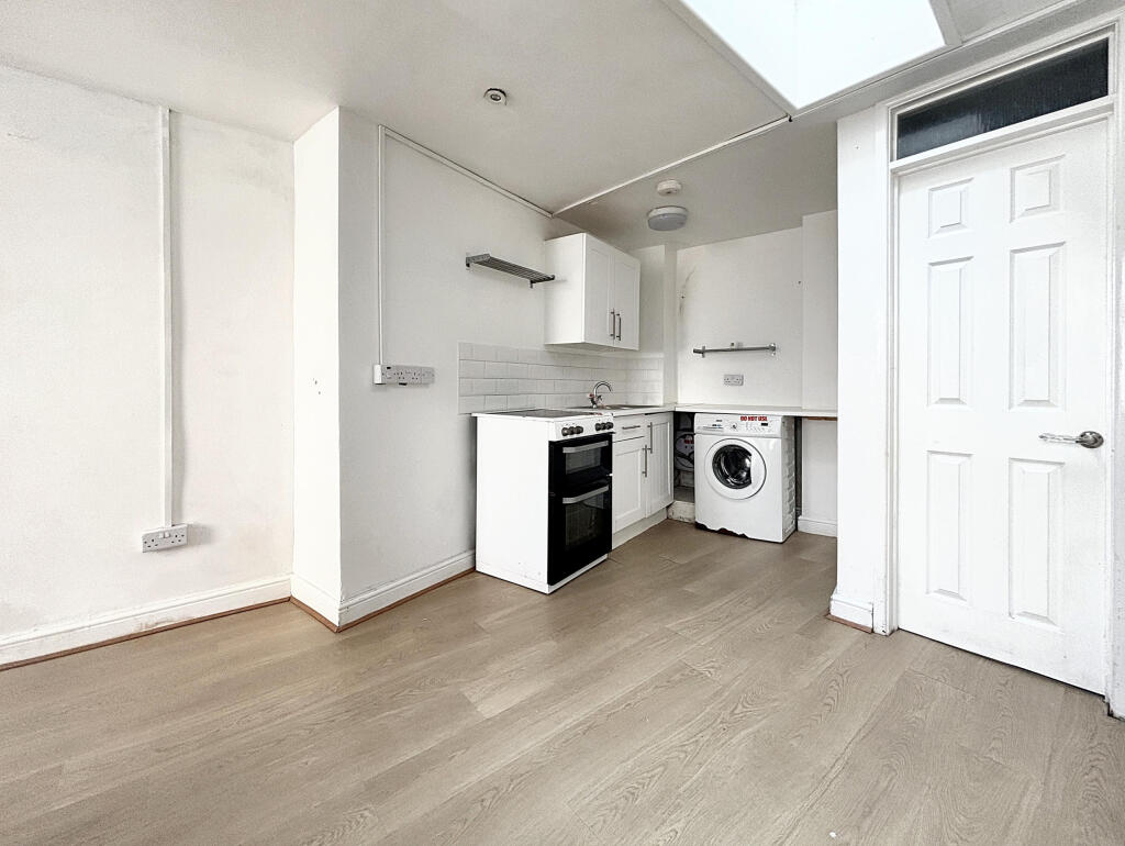 Main image of property: Ground Floor Flat, 20a Kensington Park, Bristol, BS5 0NU, GB