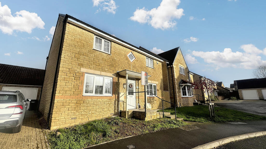 Main image of property: 32 Hamilton Way, Bristol, BS14 0SZ