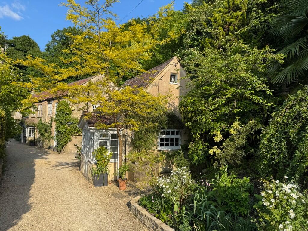Main image of property: BA15