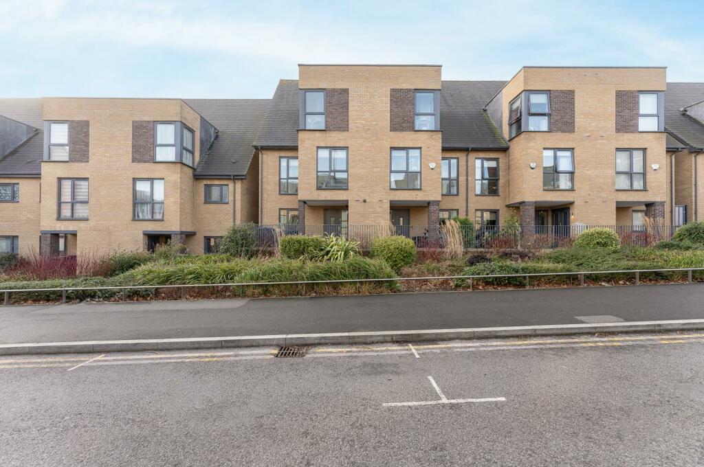 4 bedroom end of terrace house for sale in Inglis Way, Millbrook Park, NW7