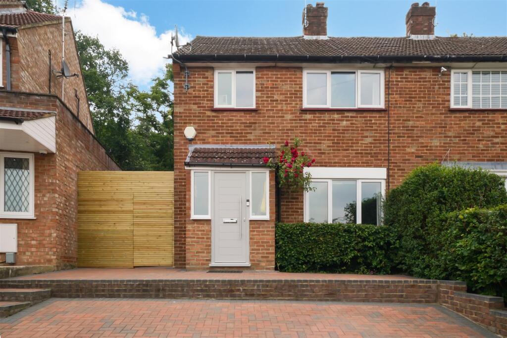 Main image of property: Worcester Crescent, Mill Hill, NW7 4LL
