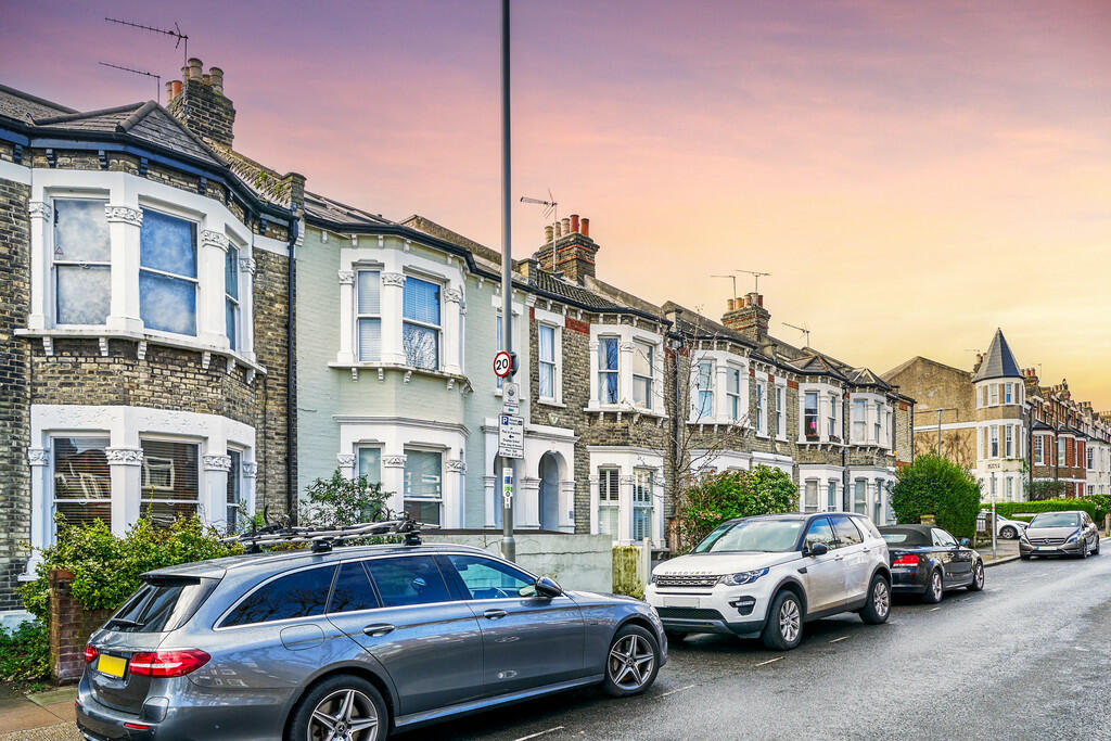 2 bedroom ground floor flat for sale in Oakhill Road, Putney, SW15