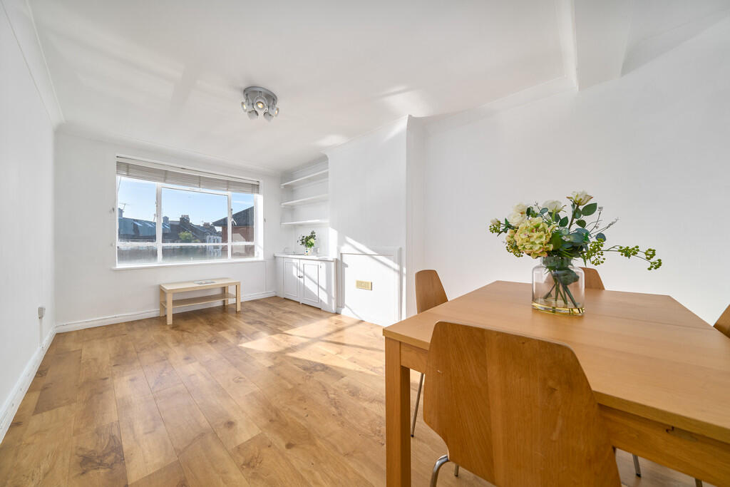 Main image of property: Lavender Hill, Clapham Junction 