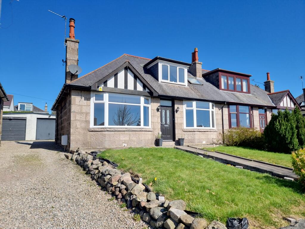 4 bedroom semidetached house for sale in Rosehill Crescent, Hilton