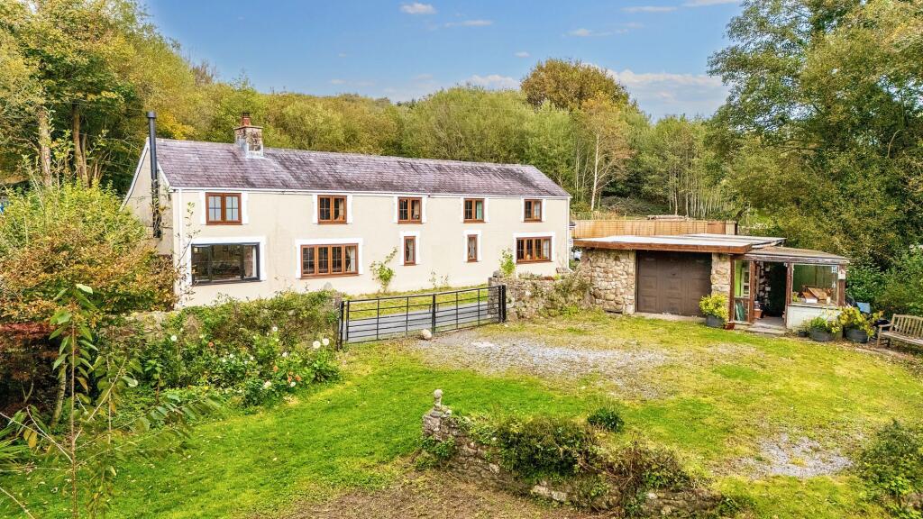 Main image of property: Heol Ddu, Ammanford, SA18