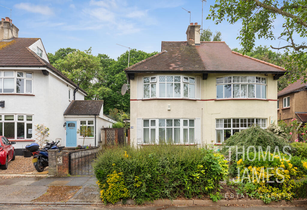 2 bedroom semidetached house for sale in Dale Green Road, Arnos Grove, N11