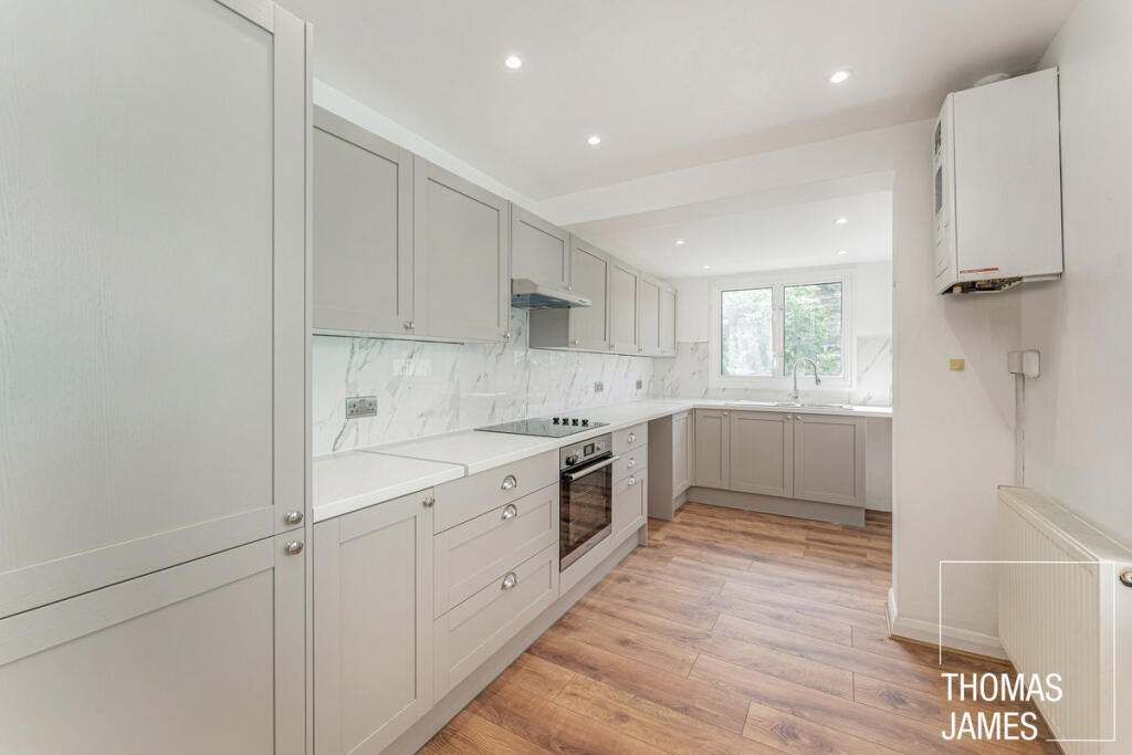 Main image of property: Belsize Avenue, London, N13