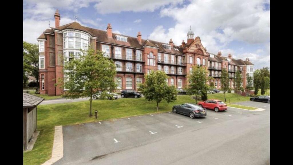 Main image of property: Kingswood Park, Frodsham, Cheshire, WA6