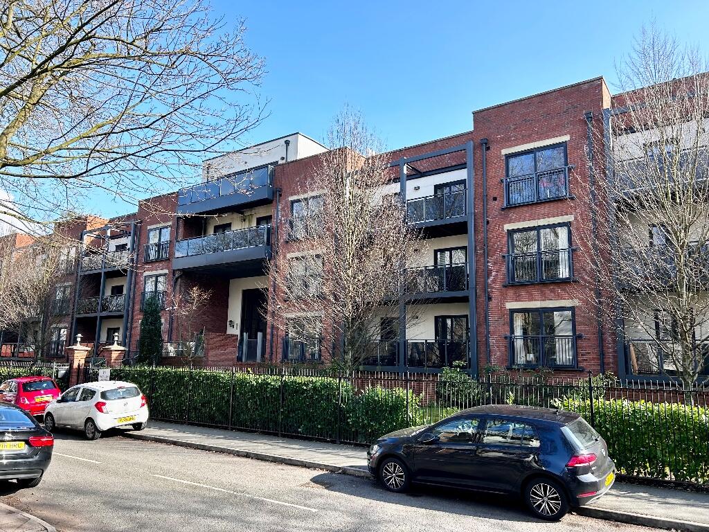 2 bedroom apartment for sale in Highmarsh Crescent, West Didsbury, M20