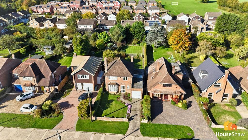 Main image of property: Sunnymede Avenue, Chesham, HP5