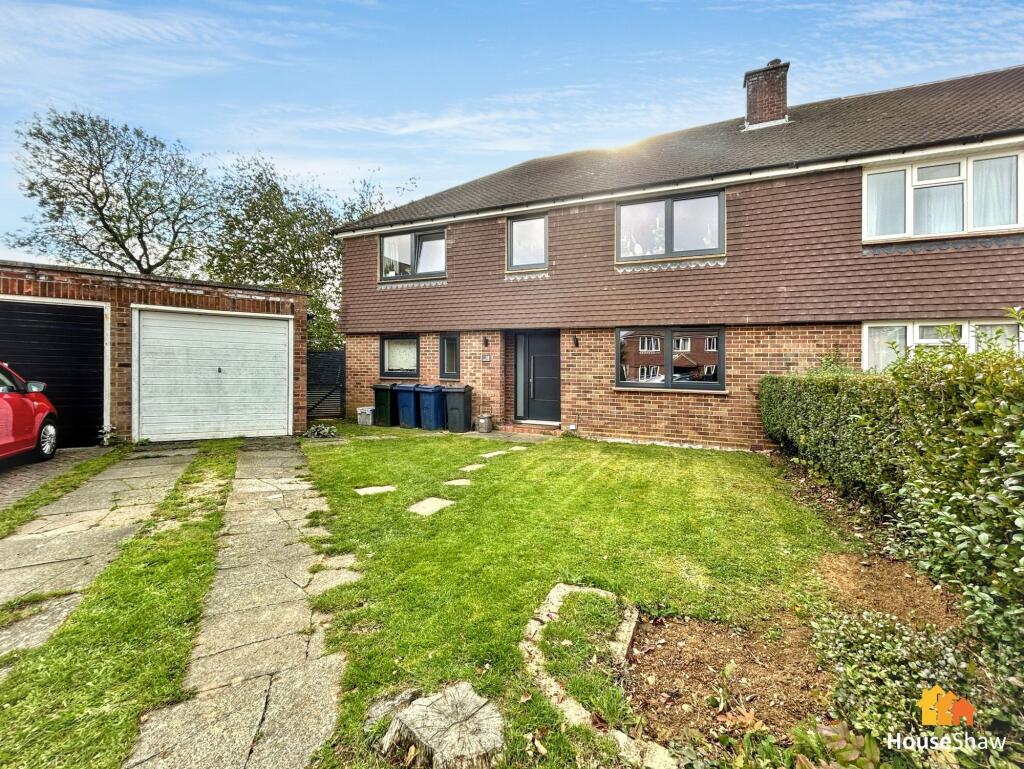 Main image of property: Cheyne Walk, Chesham, HP5