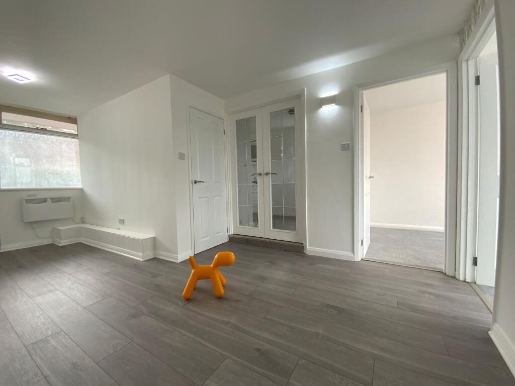 Main image of property: Broad Street, Chesham, HP5