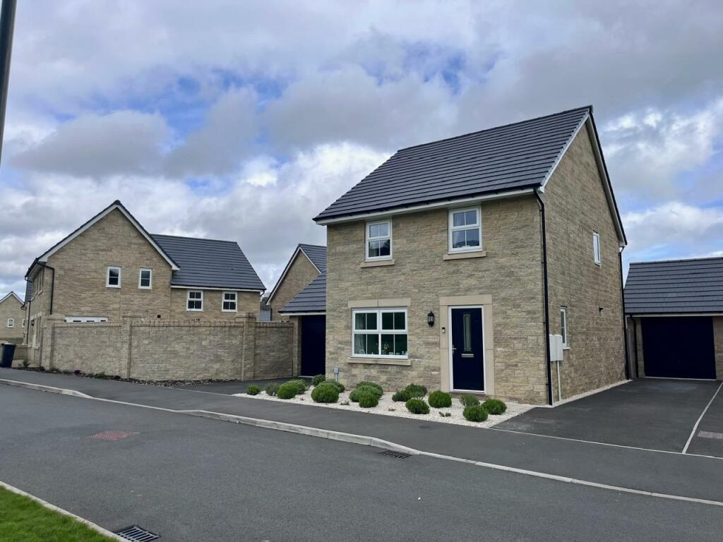 4 bedroom detached house for sale in Wingfield Crescent, Buxton, SK17